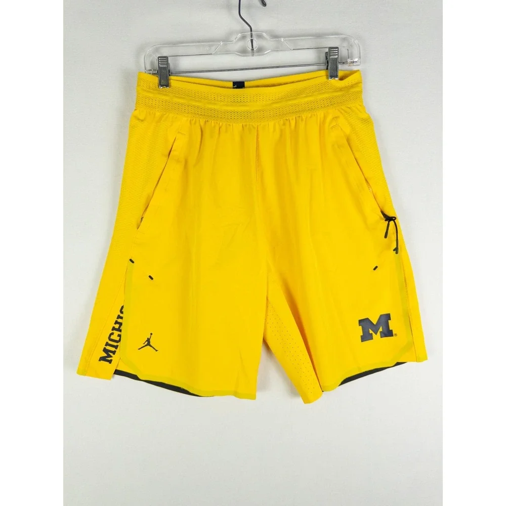 Jordan Brand Michigan Wolverines Basketball Shorts Mens M Yellow Streetwear Athl
